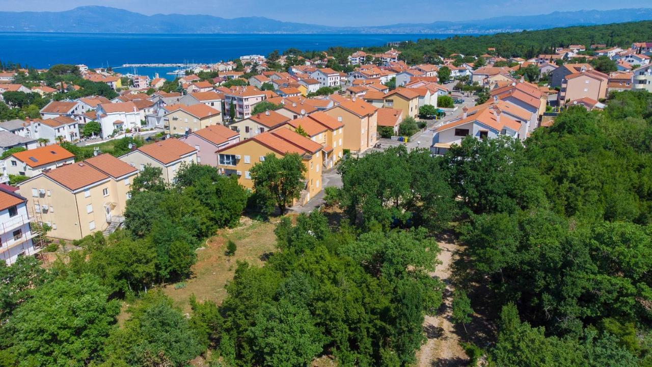 Mihael Apartma Malinska